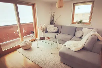 Image de Superior 4 bed Apartment w. Xl Sun Balcony & National park views! !