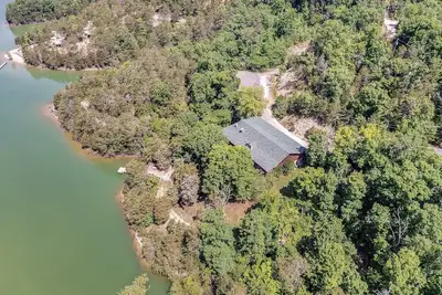 Image de Smoky Mtn Large Private Douglas Lake Lodge- 12 acres- Sevierville