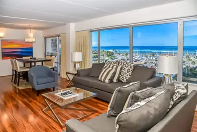 Image de Dlx Oceanview 2br Waikikiki Beach Condo. . Steps to Beach! \nSleeps 6.