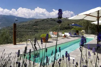 Image de Le Faudo convenable 6/7 personnes avec piscine partagée.