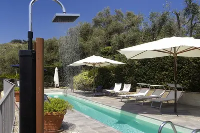 Image de Le Mulino convient Ă 4/5 personnes avec piscine.