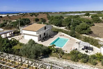 Image de Villa Ciuridda with private pool wifi parking bowling green bbq