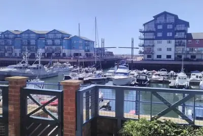 Image de Luxurious Exmouth marina apartment, a few minutes from miles of sandy beach