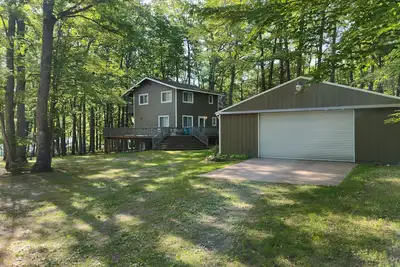 Image de Lakehouse with access to Higgins Lake