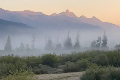Image de Mountain paradise bordering national forest