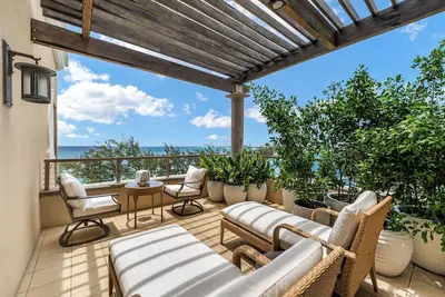 Image de Penthouse View Residence steps away from the Beach at The Ritz-Carlton