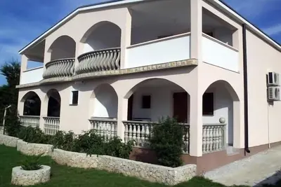 Image de Appartement dans Vir avec vue mer, terrasse, Climatisation, Wifi (4593-2)