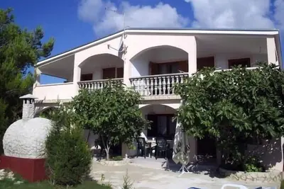 Image de Appartement dans Vir avec vue mer, terrasse, Climatisation, Wifi (4593-3)