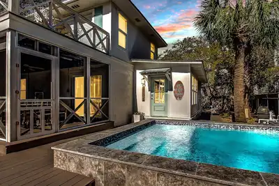 Image de Heated Pool Access, Great Outdoor Space & Firepit!