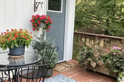 Image de Upstairs on the River