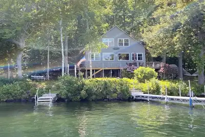 Image de Lovely Home with large deck and beautiful Views of the Lake Big Barndoor Island-