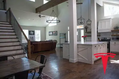 Image de Entire Luxe Cabin On 126 Acres With 3 Ponds, Trails - Sleeps 18