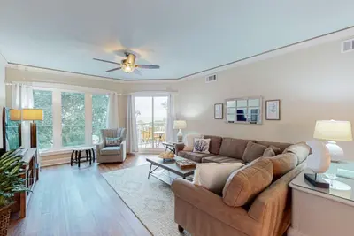 Large Two Bedroom Villa with Ocean Views!