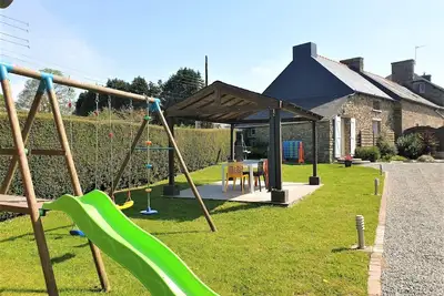 Image de Charming traditional 2-Bed Cottage near Plemet