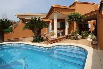 Image de Casa Jasmin I, Idéal pour vos vacances, proche de la mer, wifi gratuit, air climatisé optionale, piscine privée, animeaux de compagnie autorisés, plage pour chiens
