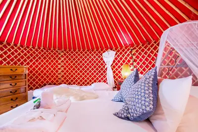 Yourte Lux Eco Chico, près de Paradisal Beach, idéale pour un couple/famille, piscine, Wifi