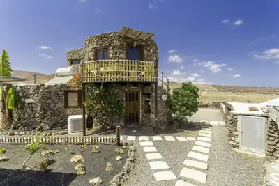 Tour écologique romantique et de luxe, avec une vue mer/montagne à 360º, piscine, Wifi, @ Beach