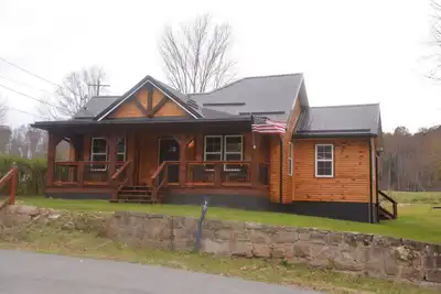 Image de Cottage New River National Park 3 Minutes to the Bridge. Renovated & Hot Tub.