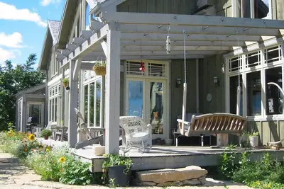 Image de Timber Frame slice of Heaven for Six Off-Grid