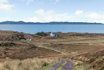 Image de An outstanding cottage in an awe-inspiring setting, on a special stretch of Scotland’s west coast.