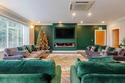 Image de 5 bedroom accommodation in Penicuik