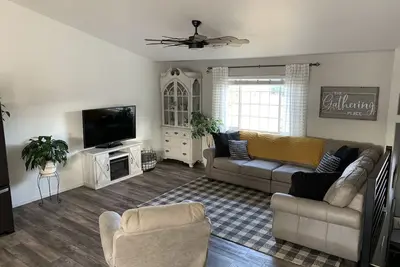 Image de Residential Summerset Property with Peloton Bike + Home Gym!
