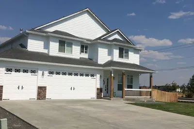 Image de 1 Min to Boat launch, world class SandDunes, sandybeaches, Surf'n'Slidewaterpark