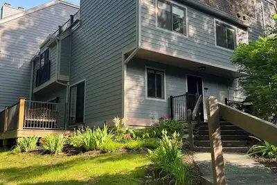 Image de Country-style 3 bedroom, 2. 5 bath condo in Quechee, Vermont