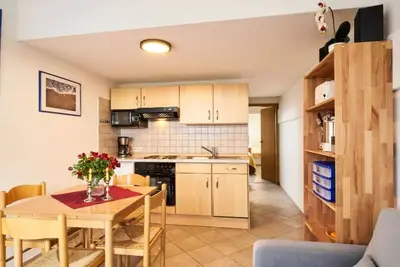 Image de Our bumblebee nest (apartment no. 17)