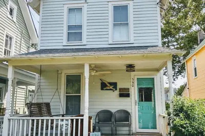 Image de Cozy Cottage - quaint and comfy - 5 blocks to the beach, 1 block to Mason Ave.