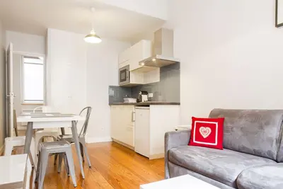 Image de T2 36m² charme près de la place du Capitole, parking, terrasse, jardinet. . .