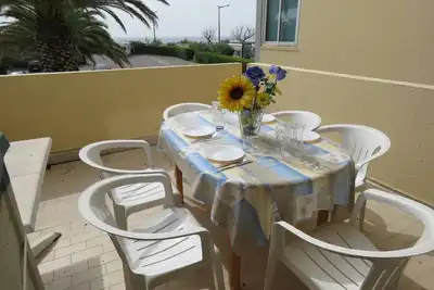Image de Charmant T2 de 40m² en front de mer avec loggia, terrasse et parking privé - Sète