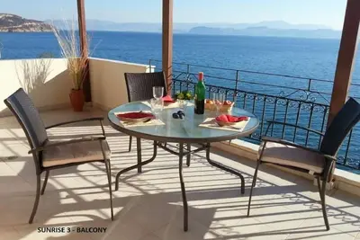 Image de Sunrise 3 Apartment - Beautifully Located Air Conditioned 1 Bedroom Above Beach