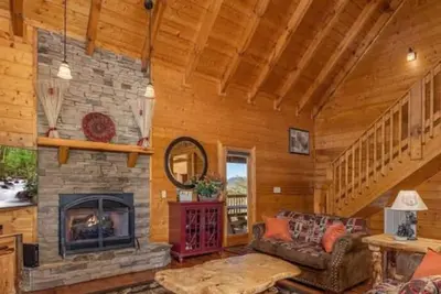 Image de Hot Tub | Billiards | Fire Pit | Bring Your Pet!