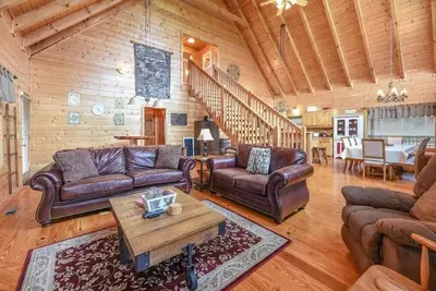 Image de Pigeon Forge | Fire Pit, Hot Tub | Bring Your Pets