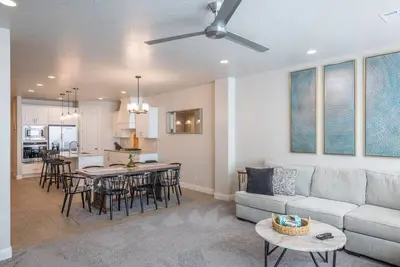 Image de Poolside Plunge at The Ledges *Resort Amenities Included! *