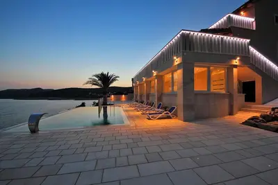 Image de Villa Sofia see front with pool and hot tub