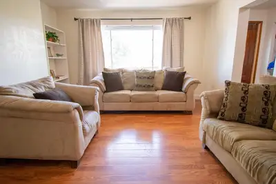 Image de 4 Bedroom Vintage W/ Plenty Of Parking I Pitt