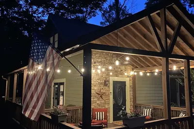 Image de Coosawattee-2 King Beds, Hot Tub, Pool Table, Fire Pit, Arcade, Resort Amenities