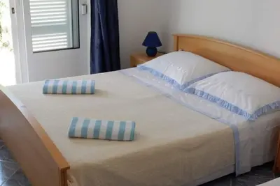 Image de Appartement d'une chambre avec la terrasse Loviste, Peljesac (A-18656-a)