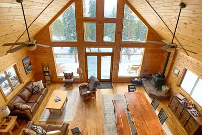 Image de Escape to the Mountains! Relax with a gorgeous front row view of Mt. Sherman.