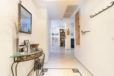 Image de 3 bedroom 2 bathroom. sleeps 6. balcony. best location