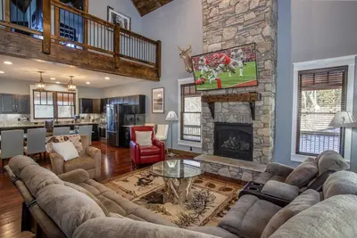 Mountain Cottage with Scenic Views and Four Sleeping Areas