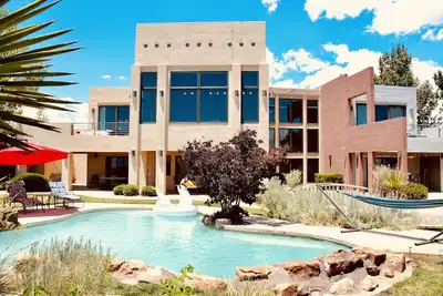 Image de #1 Best Views! Huge, Luxury Contemporary Home + Heated Pool