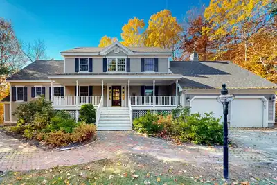 Image de Expansive Retreat Near the Slopes with Media Room, Two Kitchens, Stone Fireplace