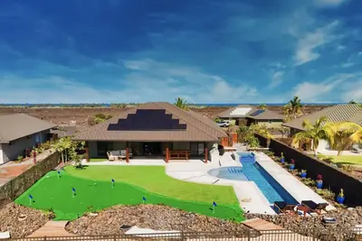 Image de Ultimate Luxury Resort Vacation- Island Oasis Villa has a lap pool and minature golf course