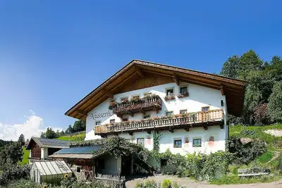 Image de Appartement \"Aster - Nusserhof\" près de la station de ski avec vue sur les montagnes et balcon