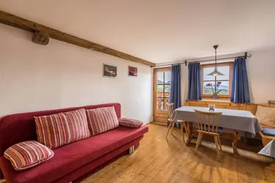 Image de Appartement \"Enzian - Nusserhof\" près de la station de ski avec vue sur les montagnes et balcon
