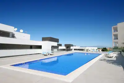 Image de Apartment Les Jardins - Stunning contemporary apartment close to town and marina