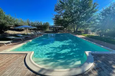 Image de Todi By The Pool/Sleeps 10/Exclusive Pool/Walk To Todi 4 Kms/Restaurant 0. 5 Kms
